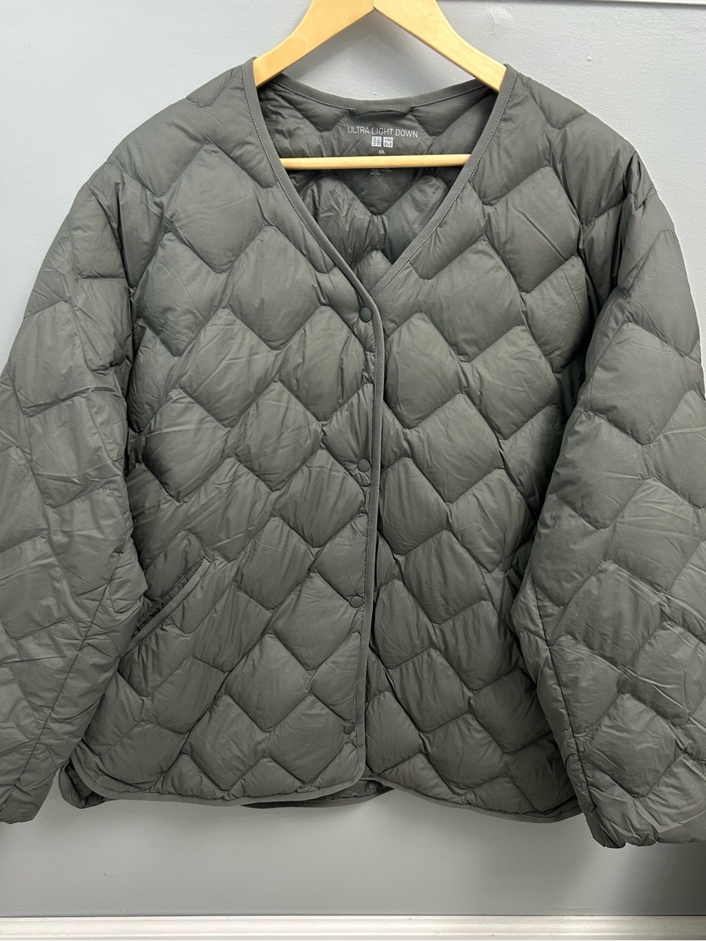 Uniqlo Ultra Light Down Quilted Jacket in Gray/Green - Picture 4 of 13